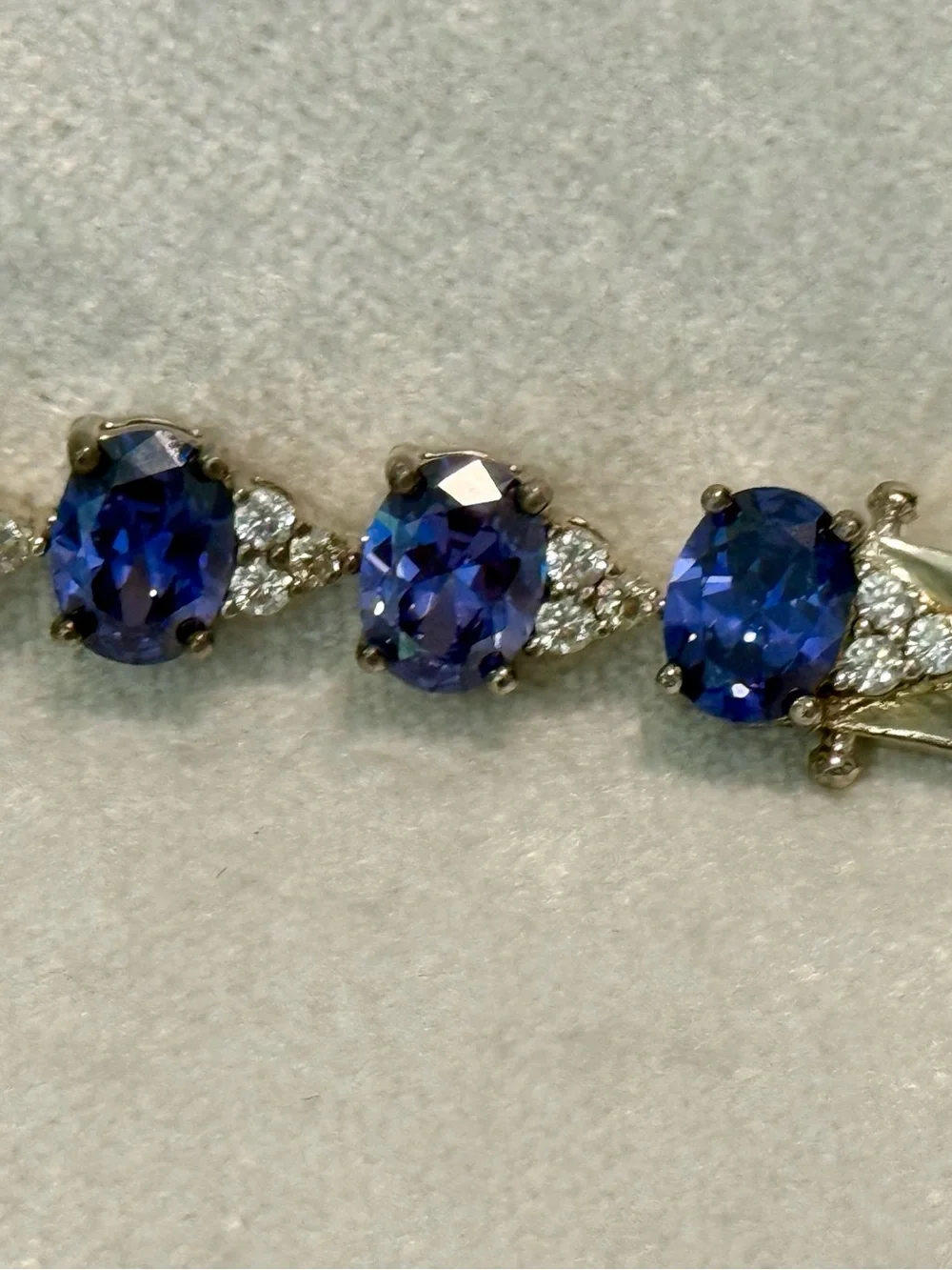 🌸JTV16-Blue Lab Created Sapphire Rhodium Over Sterling Silver Tennis Bracelet💎🛍️